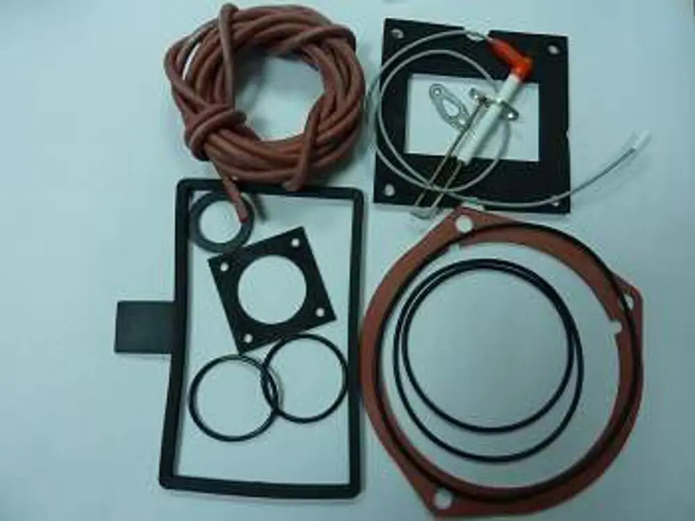 Wartungssatz mit verschiedenen Dichtungen, Schläuchen und einer Elektrode, geeignet für Remeha-Gasgeräte. Teile für Reparatur oder Wartung.